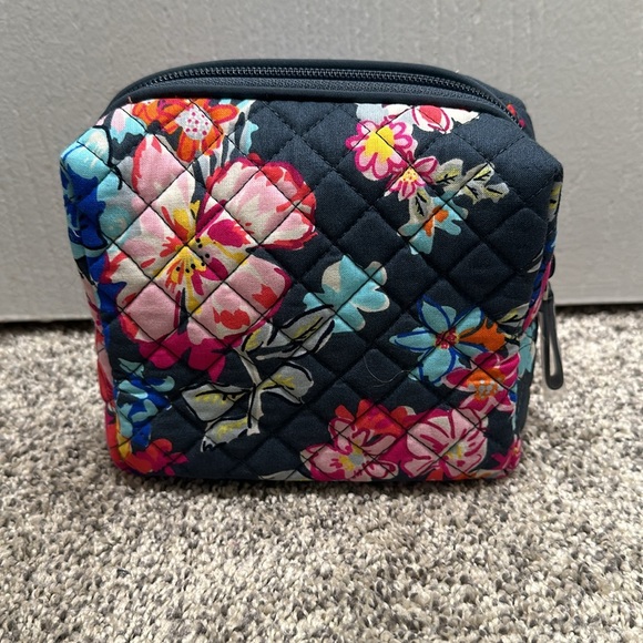 Vera Bradley Pretty Posies Cometic Bag - Picture 5 of 9